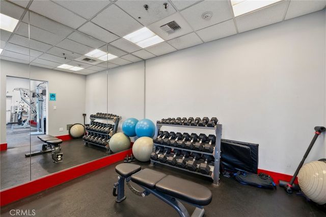 645 W 9th St 424, Los Angeles, CA 90015