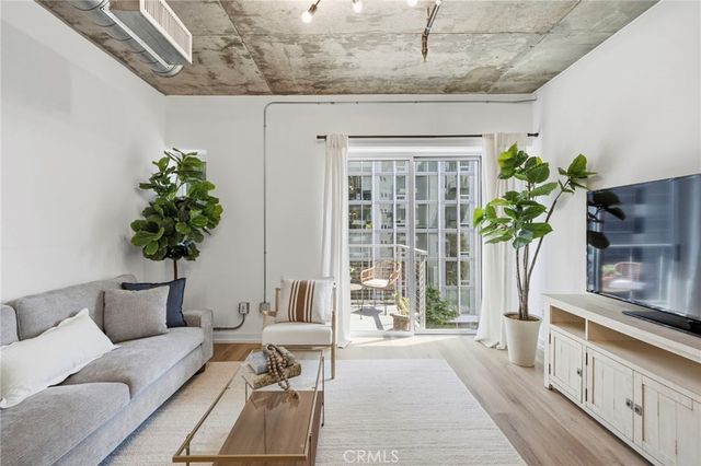 645 W 9th St 424, Los Angeles, CA 90015