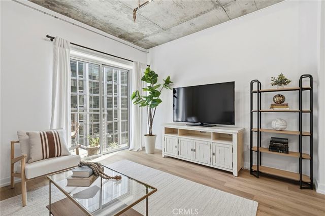645 W 9th St 424, Los Angeles, CA 90015