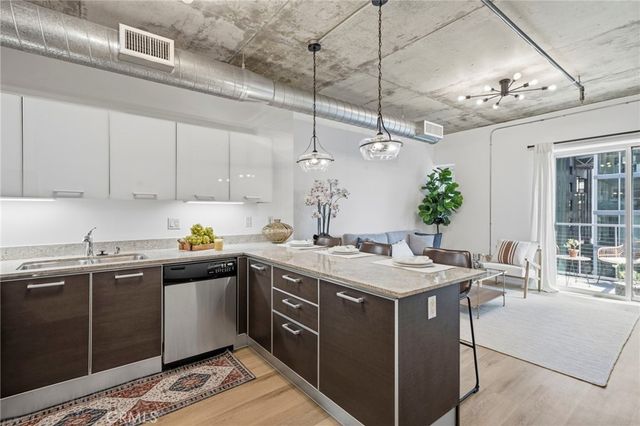 645 W 9th St 424, Los Angeles, CA 90015