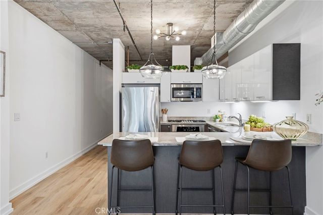 645 W 9th St 424, Los Angeles, CA 90015