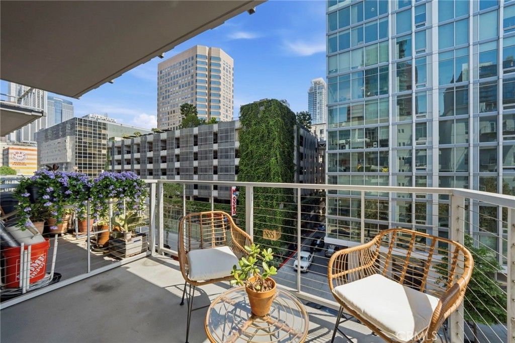 645 W 9th St 424, Los Angeles, CA 90015