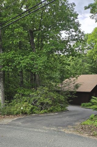 79 Pine Ridge Rd, Montgomery, MA 01085