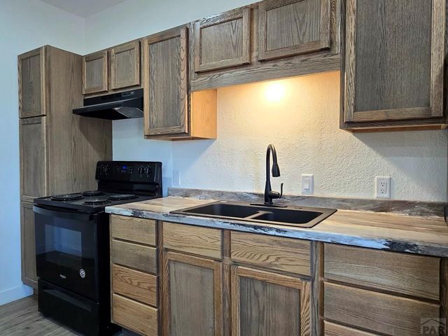 125 4th St, Cheraw, CO 81030