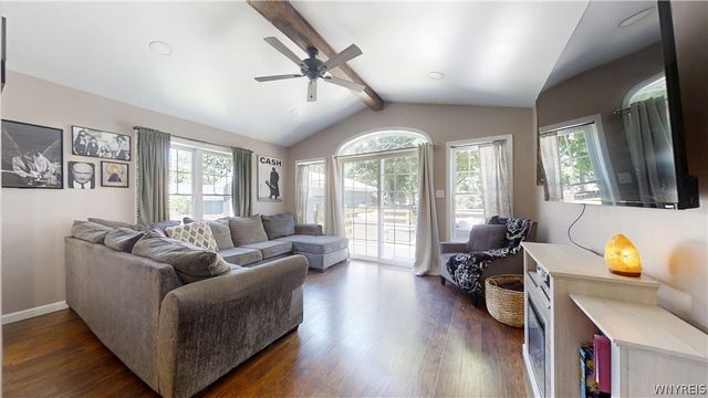 307 Pleasant Ave, Hamburg, NY 14075