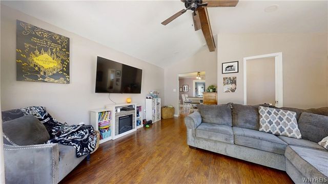 307 Pleasant Ave, Hamburg, NY 14075
