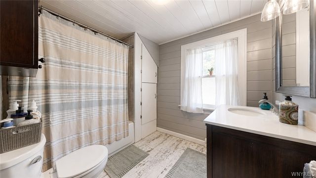 307 Pleasant Ave, Hamburg, NY 14075