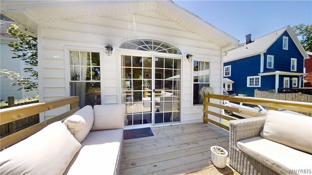 307 Pleasant Ave, Hamburg, NY 14075