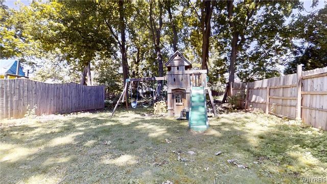 307 Pleasant Ave, Hamburg, NY 14075