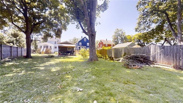 307 Pleasant Ave, Hamburg, NY 14075