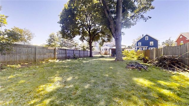 307 Pleasant Ave, Hamburg, NY 14075