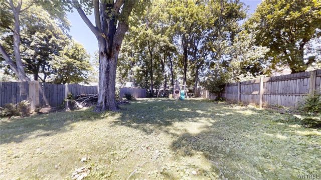 307 Pleasant Ave, Hamburg, NY 14075