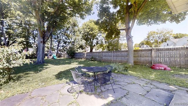 307 Pleasant Ave, Hamburg, NY 14075