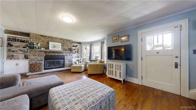 307 Pleasant Ave, Hamburg, NY 14075