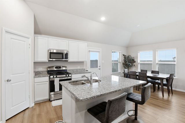 3313 Redbud Flower Trail, Prairie Ridge, TX 76084