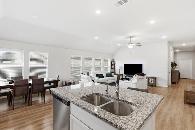 3313 Redbud Flower Trail, Prairie Ridge, TX 76084