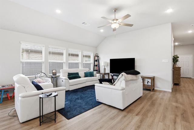 3313 Redbud Flower Trail, Prairie Ridge, TX 76084