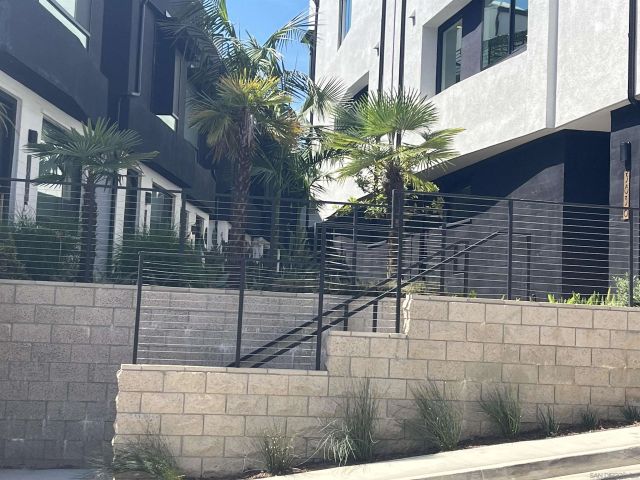 3867 N Riley Ln, Los Angeles, CA 90065