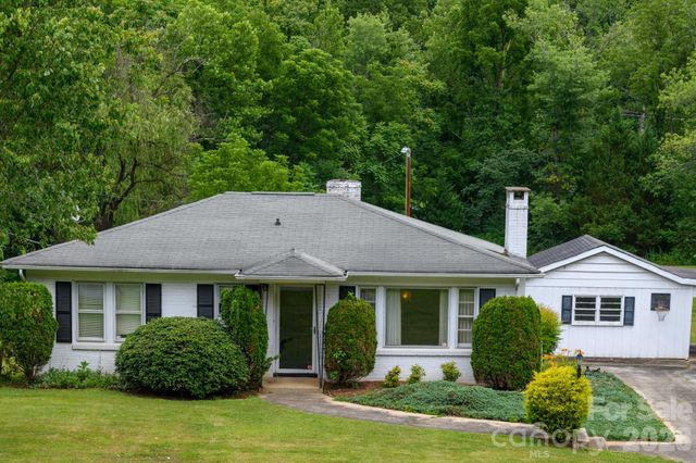 940 Meadowlane Drive NW, Lenoir, NC 28645