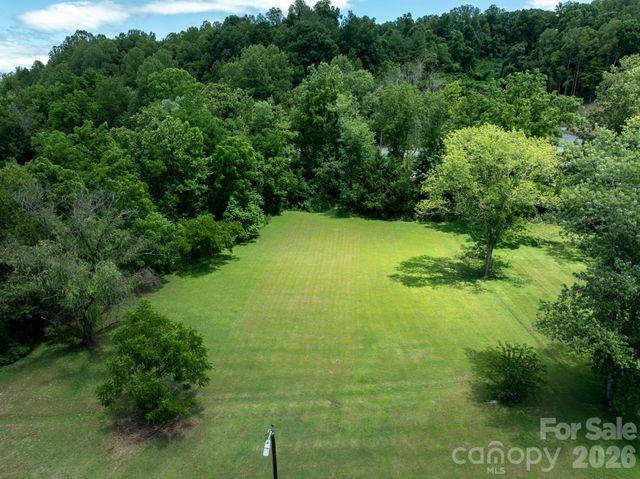 940 Meadowlane Drive NW, Lenoir, NC 28645