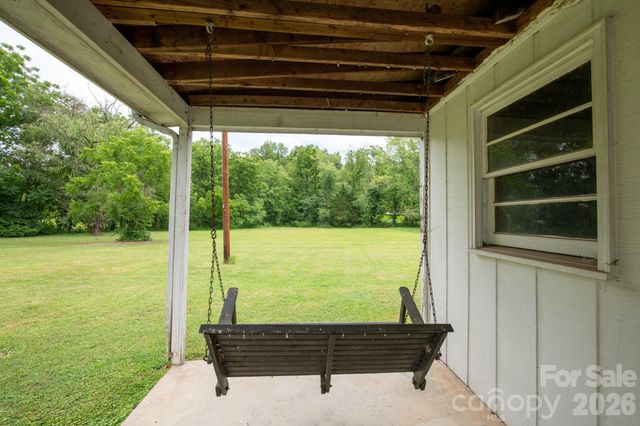 940 Meadowlane Drive NW, Lenoir, NC 28645