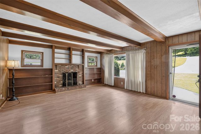 940 Meadowlane Drive NW, Lenoir, NC 28645