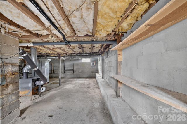 940 Meadowlane Drive NW, Lenoir, NC 28645