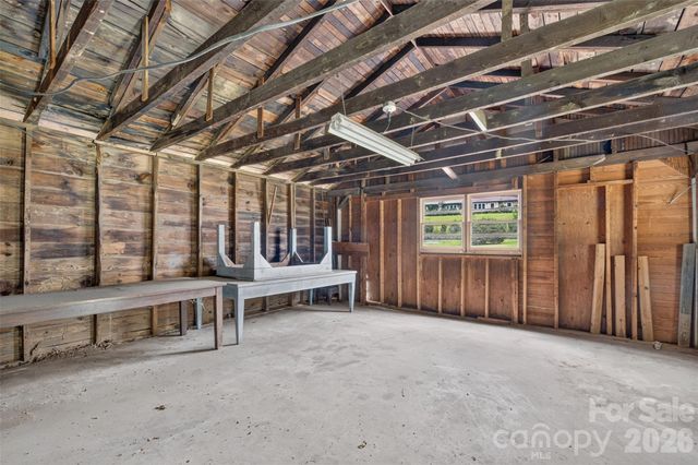 940 Meadowlane Drive NW, Lenoir, NC 28645