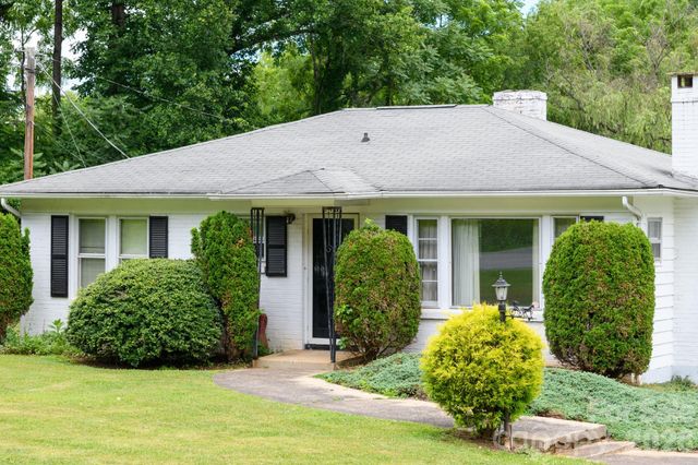 940 Meadowlane Drive NW, Lenoir, NC 28645
