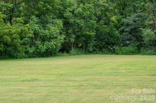 940 Meadowlane Drive NW, Lenoir, NC 28645