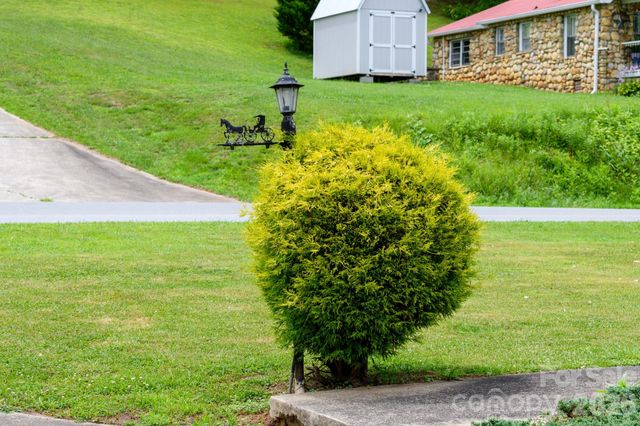 940 Meadowlane Drive NW, Lenoir, NC 28645