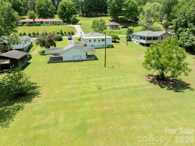 940 Meadowlane Drive NW, Lenoir, NC 28645
