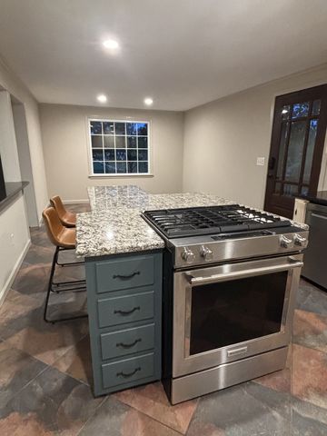 424 Buddy Rd, Burns, TN 37029