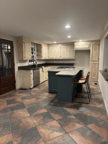 424 Buddy Rd, Burns, TN 37029