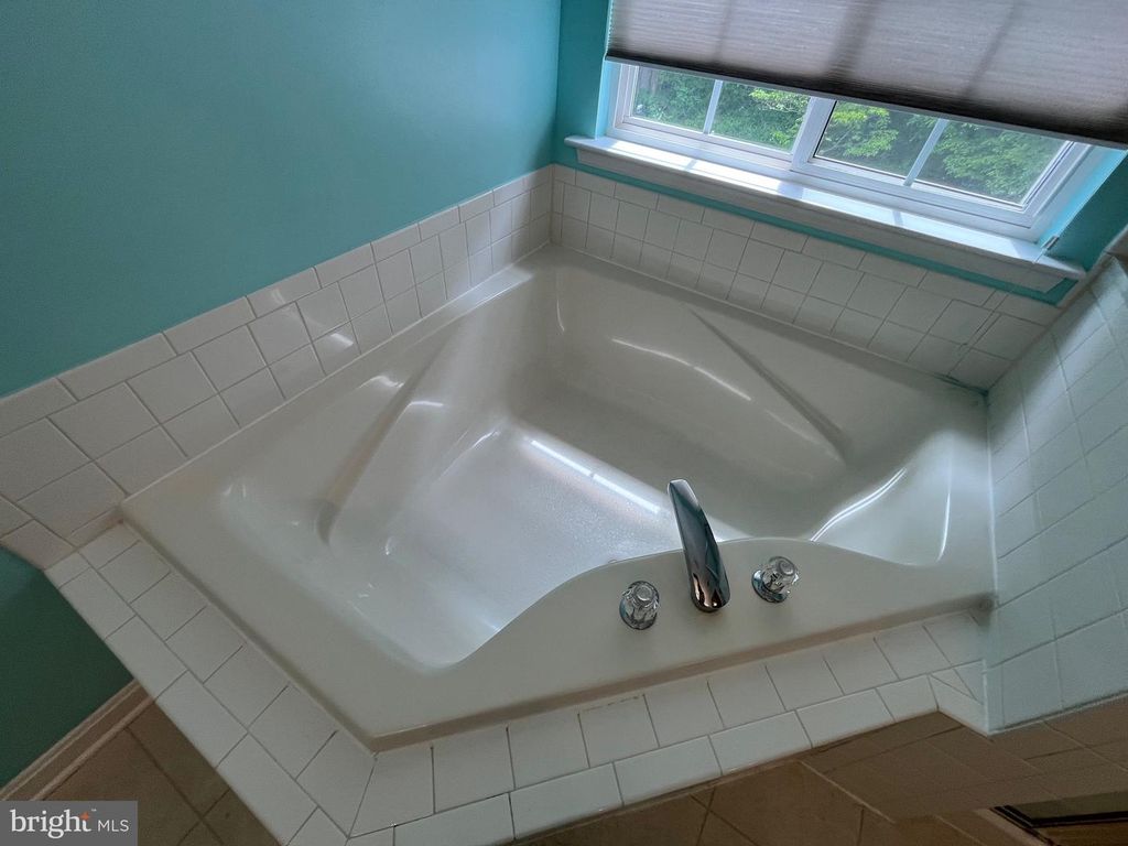 Image 22 of property listing at 704 SHALLOW RIDGE CT, Abingdon, MD 21009