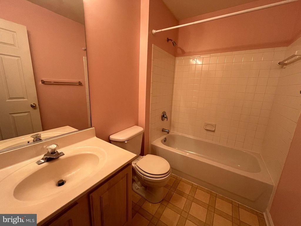 Image 26 of property listing at 704 SHALLOW RIDGE CT, Abingdon, MD 21009