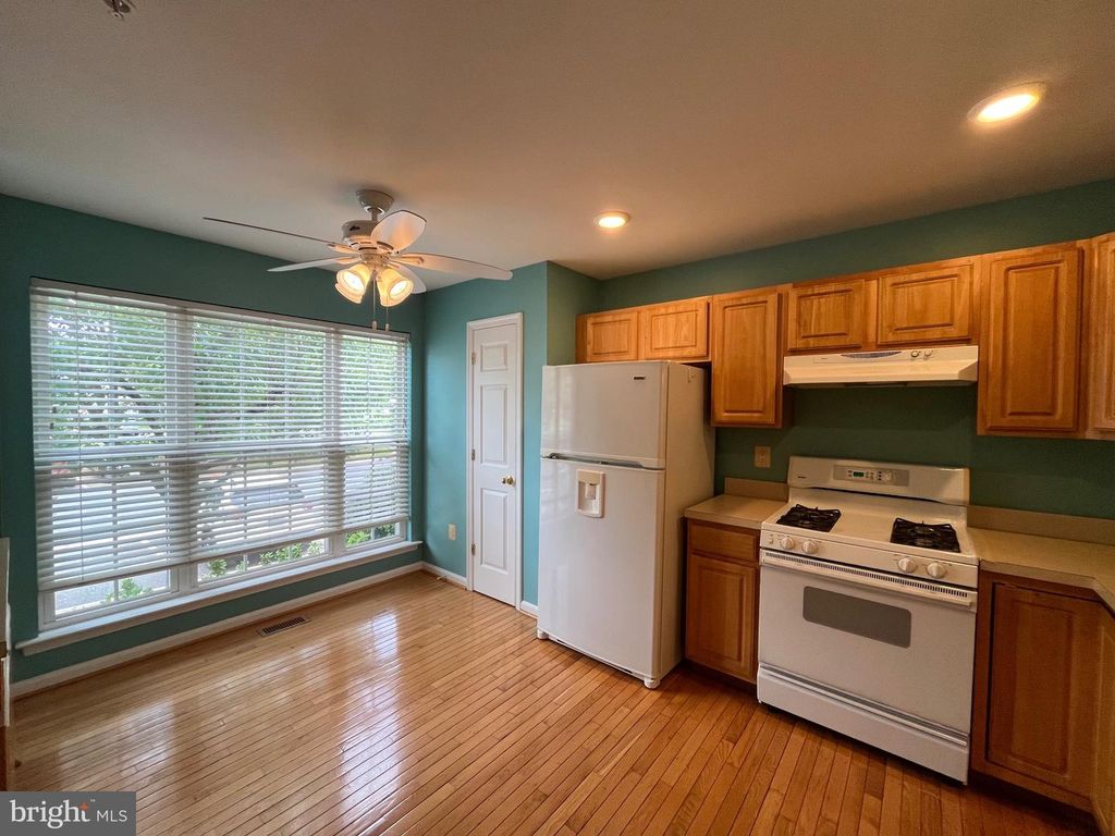 Image 3 of property listing at 704 SHALLOW RIDGE CT, Abingdon, MD 21009