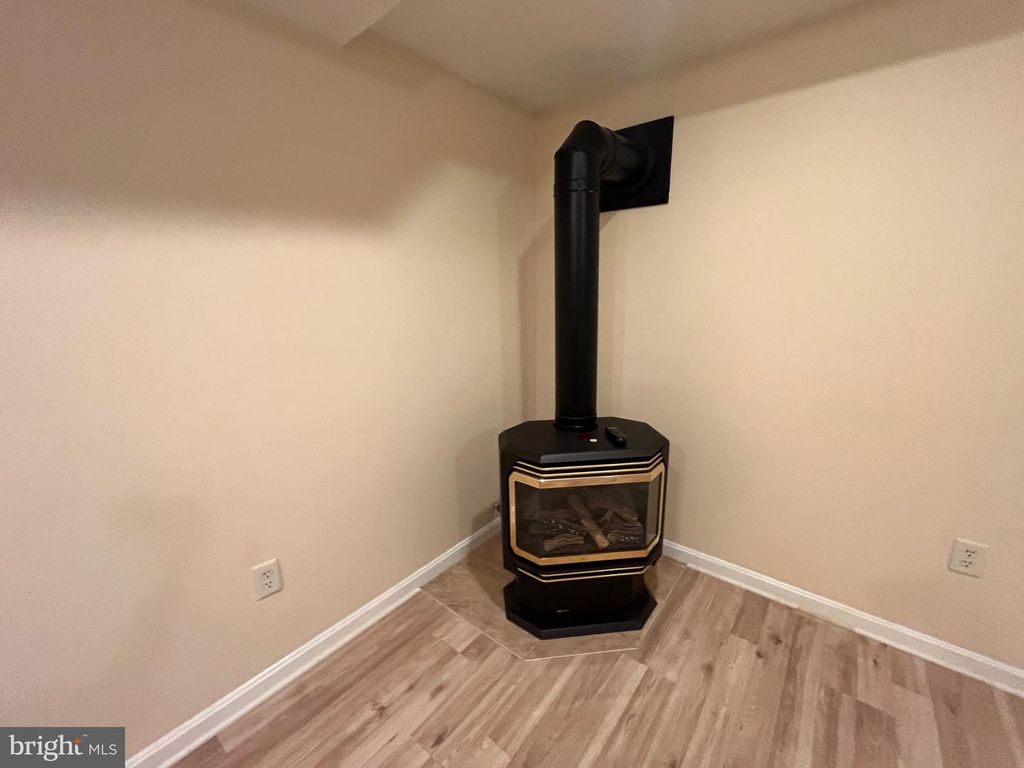 Image 34 of property listing at 704 SHALLOW RIDGE CT, Abingdon, MD 21009