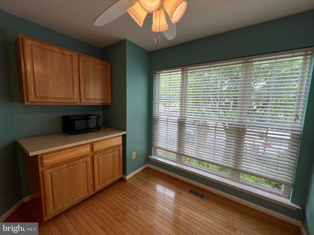 Image 4 of property listing at 704 SHALLOW RIDGE CT, Abingdon, MD 21009