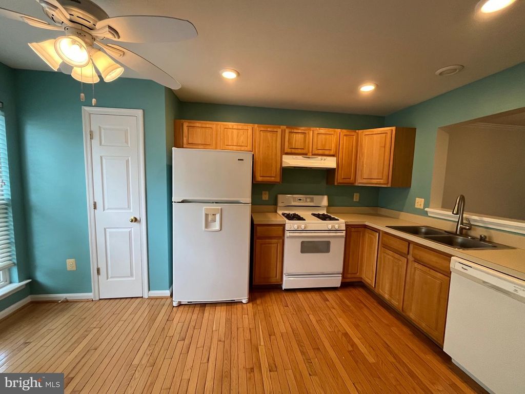 Image 5 of property listing at 704 SHALLOW RIDGE CT, Abingdon, MD 21009