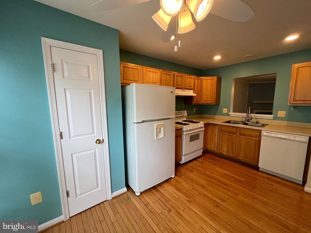Image 6 of property listing at 704 SHALLOW RIDGE CT, Abingdon, MD 21009