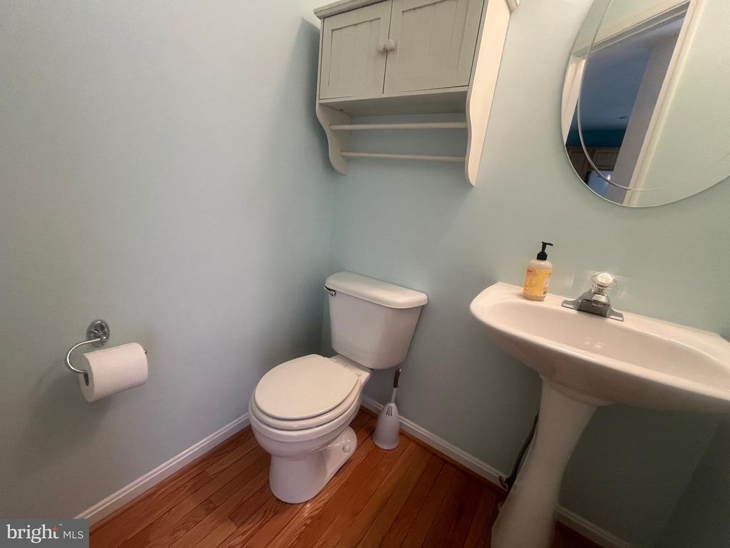 Image 8 of property listing at 704 SHALLOW RIDGE CT, Abingdon, MD 21009