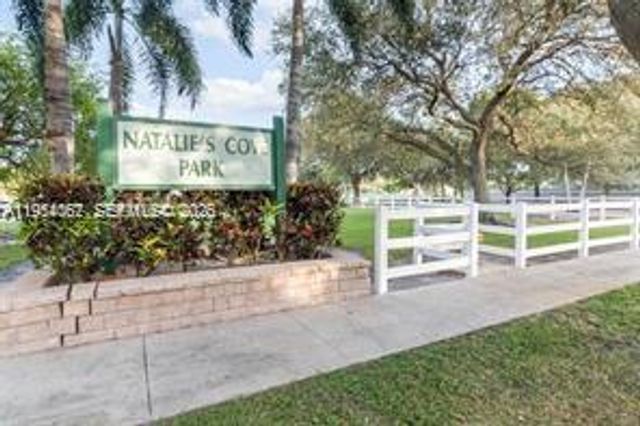 12152 SW 49th Ct, Cooper City, FL 33330