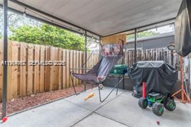 12152 SW 49th Ct, Cooper City, FL 33330