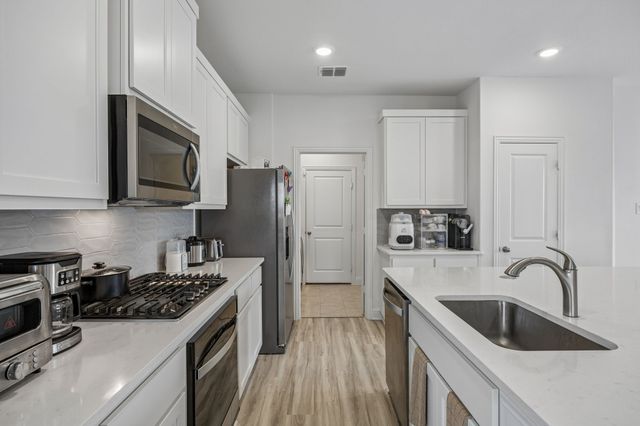 4101 Valley Mills Drive, Crandall, TX 75114