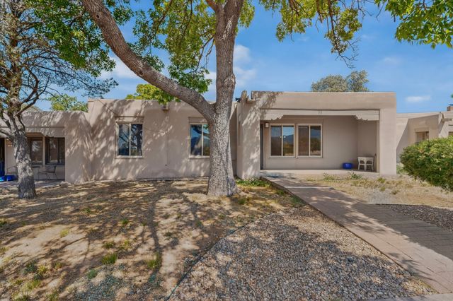 320 Artist Road 51, Santa Fe, NM 87501
