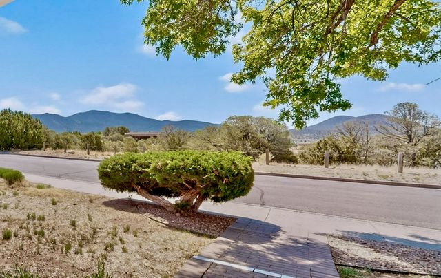 320 Artist Road 51, Santa Fe, NM 87501