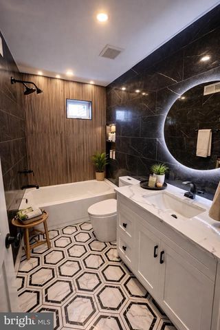 706 N SHEDWICK ST, Philadelphia, PA 19104