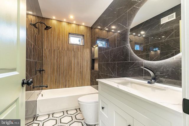 706 N SHEDWICK ST, Philadelphia, PA 19104