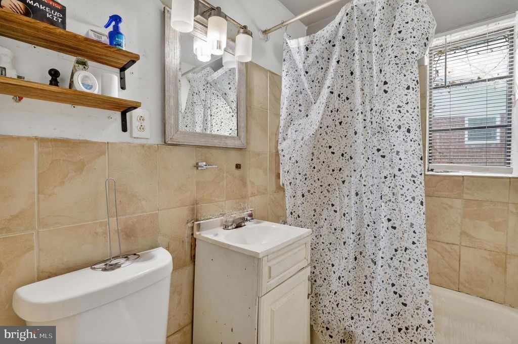 Image 15 of property listing at 8513 14TH AVE, Hyattsville, MD 20783